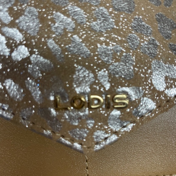 Lodis Tan Silver Leopard Print Suede Convertible Crossbody Bag Wristlet Wallet - Picture 5 of 8